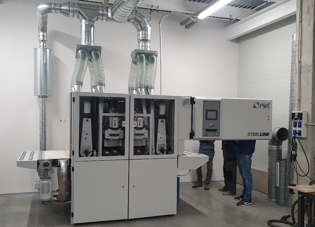 Installation einer Entgratmaschine BSM 1100 RDDR in Brünn