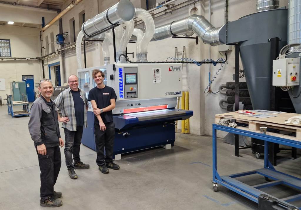Installation einer Entgratmaschine BSM 1100 RDA in der Region Hradec Králové